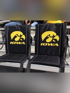 Iowa Hawkeyes Stadium Seat Cushions Set of 2 Folding Bleacher Chairs Portable